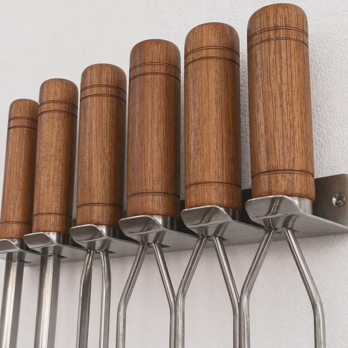Porta Espetos de Parede Inox 304 para 12 Espetos Ecosul